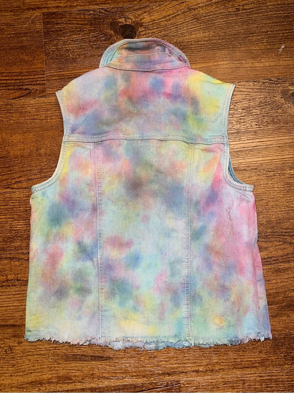 True Craft Custom Tie Dye Pink Colorful Denim Vest Sleeveless Button Up Size 8 - Picture 2 of 4